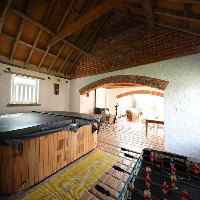 6 bedroom detached house to rent - Photo 1