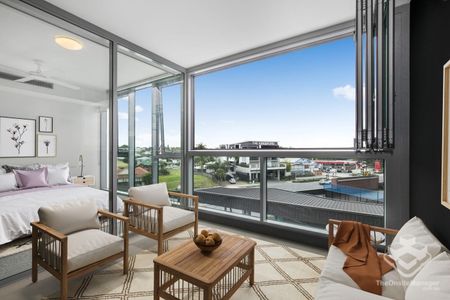 Spacious 1 Bedroom Apartment with Flexible Living Space - Photo 5