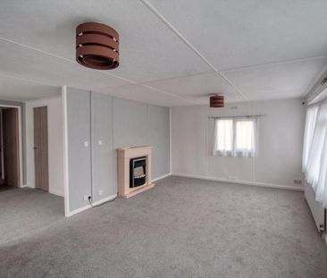 2 bedroom park home to rent - Photo 1