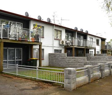 Upstairs Flat in Quiet Block - Photo 1