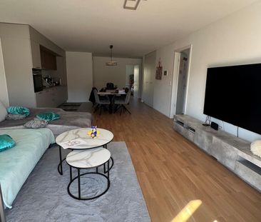 Grand appartement de 4,5 pièces dans un quartier récent - Photo 1