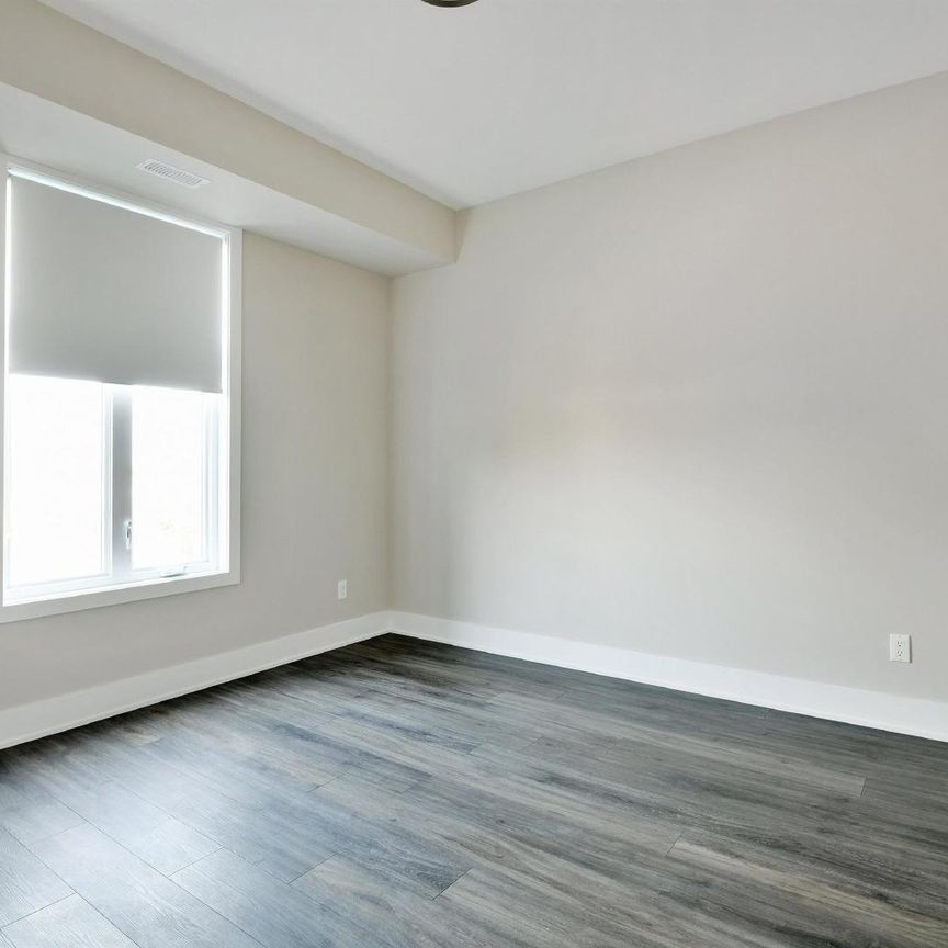 16 Champagne Avenue South - 305 - Photo 1