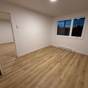 5 1/2 à louer - Photo 2