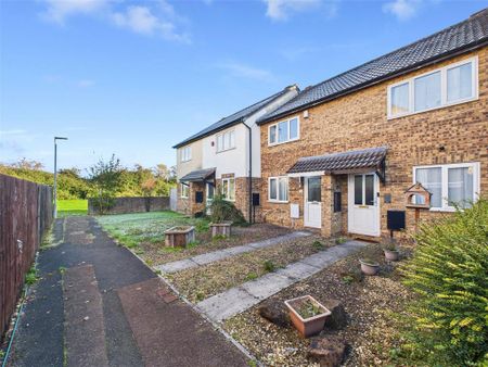 2 bedroom terraced house to rent - Photo 2