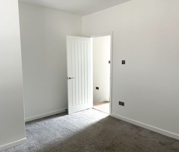 3 Bedroom - Photo 2