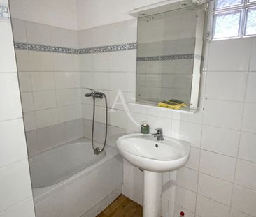 Location Appartement 3 pièces 50m² NICE 06100 - Photo 2