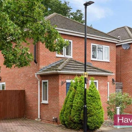 Gladbeck Way, Enfield, EN2 - Photo 1