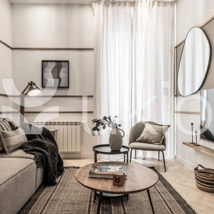 Apartamento de alquiler en Calle de San Andrés, Universidad - Malasaña - Foto 1