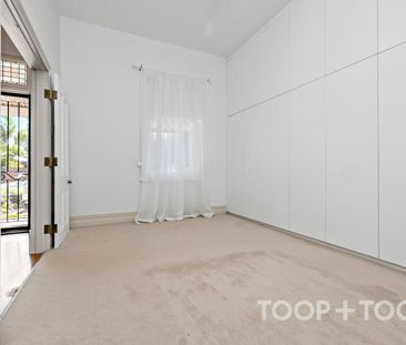 Character home with superb modern improvements - Photo 4