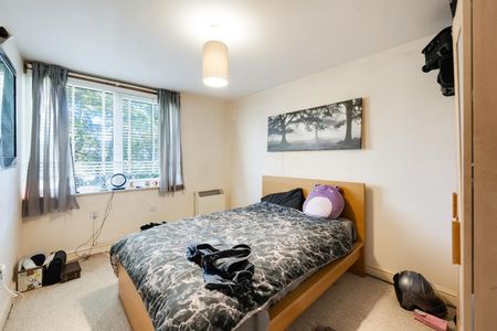 2 Bed Flat - Photo 4