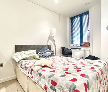 1 bedroom Flat in Garrard House, Reading - Photo 4