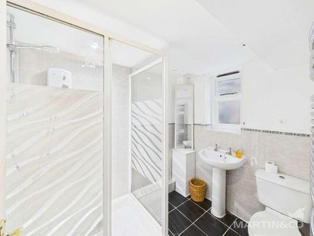 Worthing, West Sussex, BN11 - Photo 3