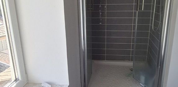 Location Appartement 1 pièce 19m² BOURGOIN JALLIEU 38300 - Photo 2