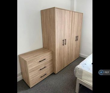 1 bedroom in a house share to rent - Photo 5