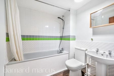 Westbury Road - Photo 5