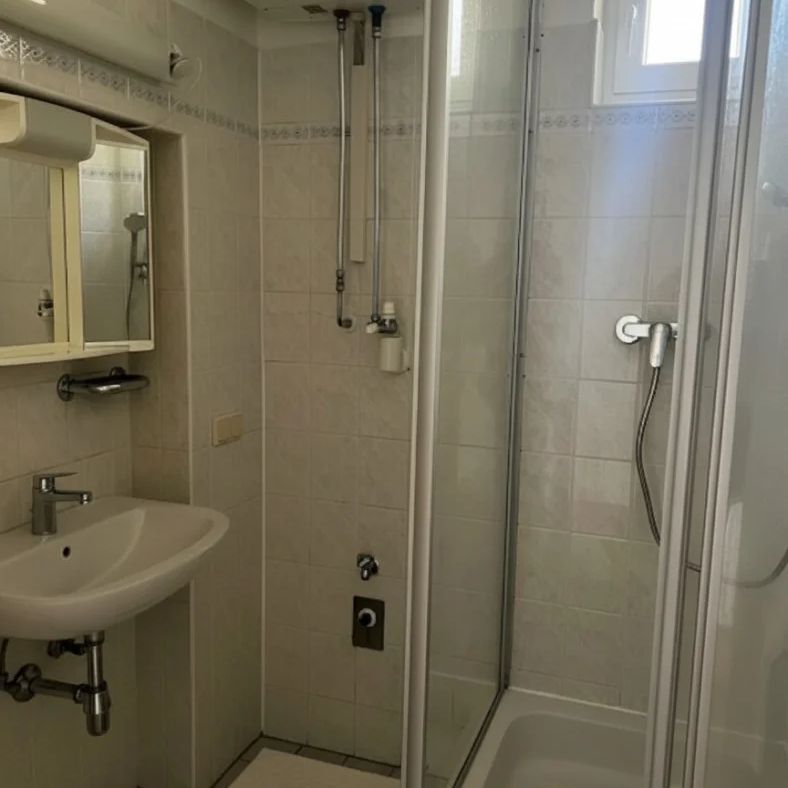 1-Zimmer-Wohnung in Andritz mit separater Küche und schöner Terrasse – Günstig! - Photo 1