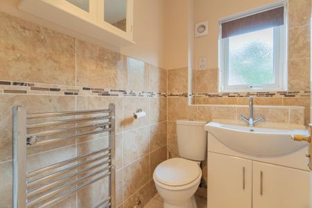 2 bedroom semi-detached house to rent - Photo 2