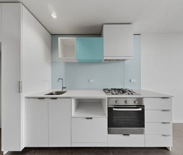 DISCOVER THE EASE OF OAKLEIGH LIVING! - Photo 3