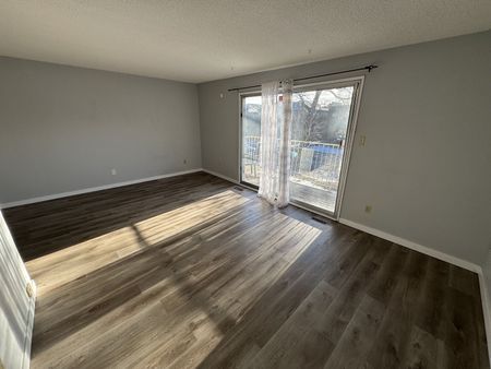 240 30 Avenue Northwest, Calgary - Photo 3