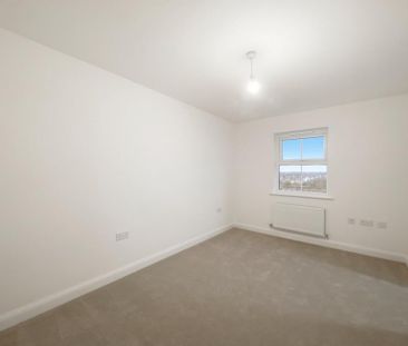 2 bedroom end of terrace house to rent - Photo 5