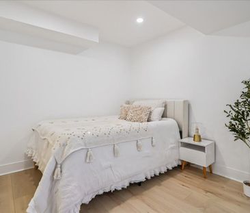 For Lease - 13 Southam Lane, Hamilton, Ontario - Photo 1