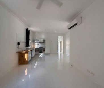 Cottage style house right in Maitland CBD - Photo 2