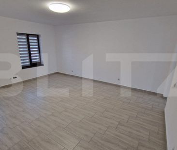 Casă de închiriat pe 3 nivele cu 6 camere in suprafata de - Fotografie 4