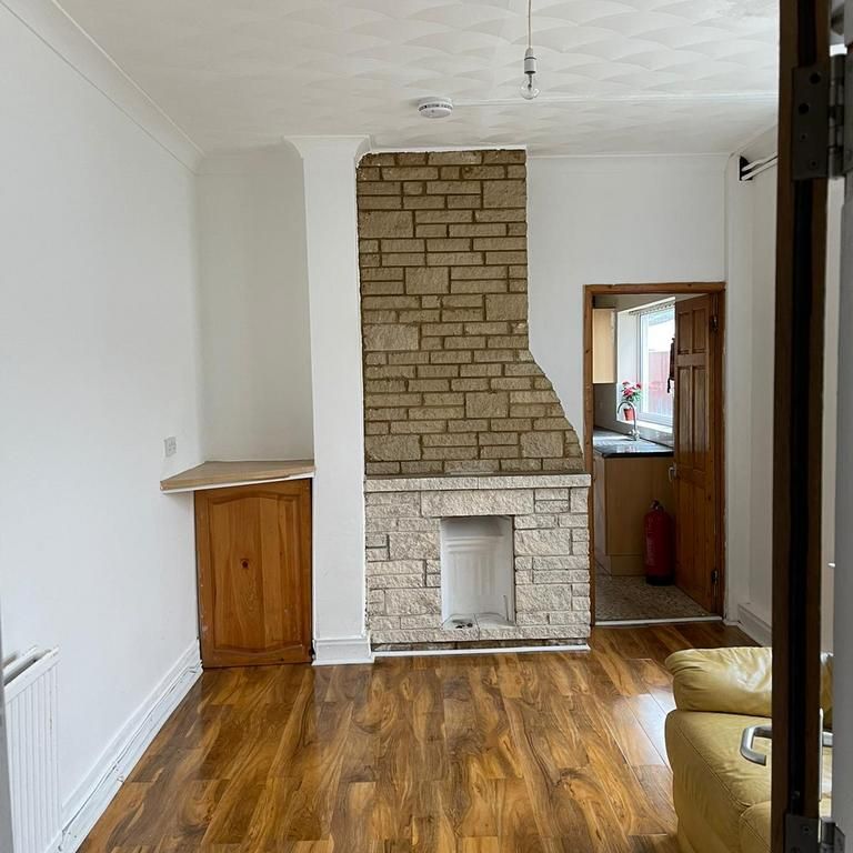 2 bedroom ground floor flat to rent - Photo 1
