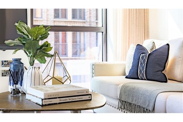 2 Bed Flat, Charles Clowes Walk, SW11 - Photo 1