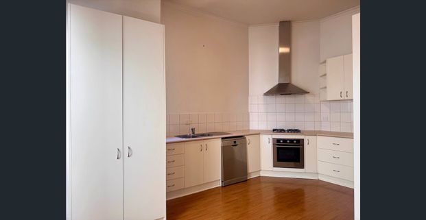 Excellent Location! - Photo 1