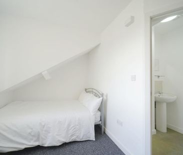 6 bedroom house to rent - Photo 1