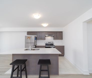 For Lease - 32 Wagon Lane Unit# 5, Barrie, Ontario - Photo 3