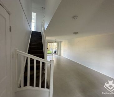 Beautiful 3 bedroom and 2 bathroom townhouse - Photo 6