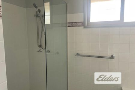 2/5 Streeton Place - Photo 2