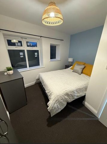 6 bedroom house to rent - Photo 3