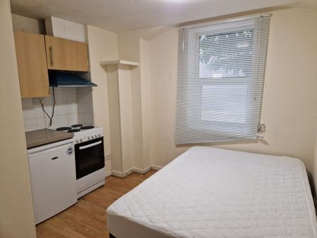 Studio to rent - Photo 4