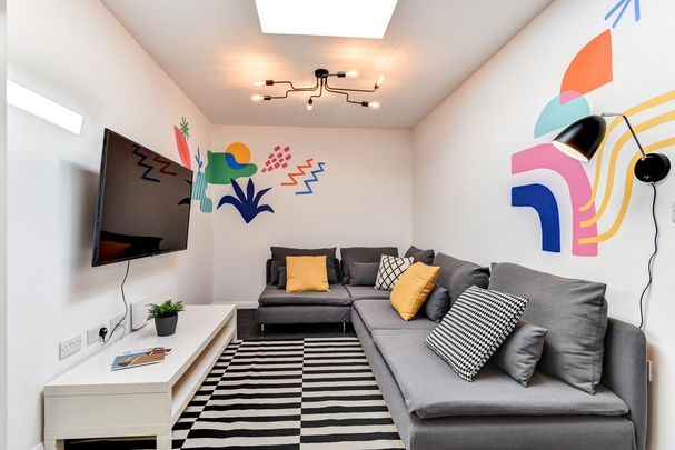 1 bedroom in a house share to rent - Photo 1