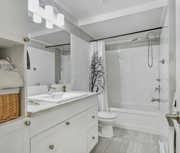 Chambly – Grand 5½ rénové | 3 chambres, clim, 2 stationnements + ra... - Photo 1