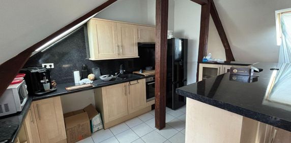 Appartement à Louer à Eu (76260) Appartement comprenant : Entrée, Salon séjour avec coin cu... - Photo 2