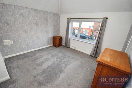 2 bedroom end of terrace house to rent - Photo 4