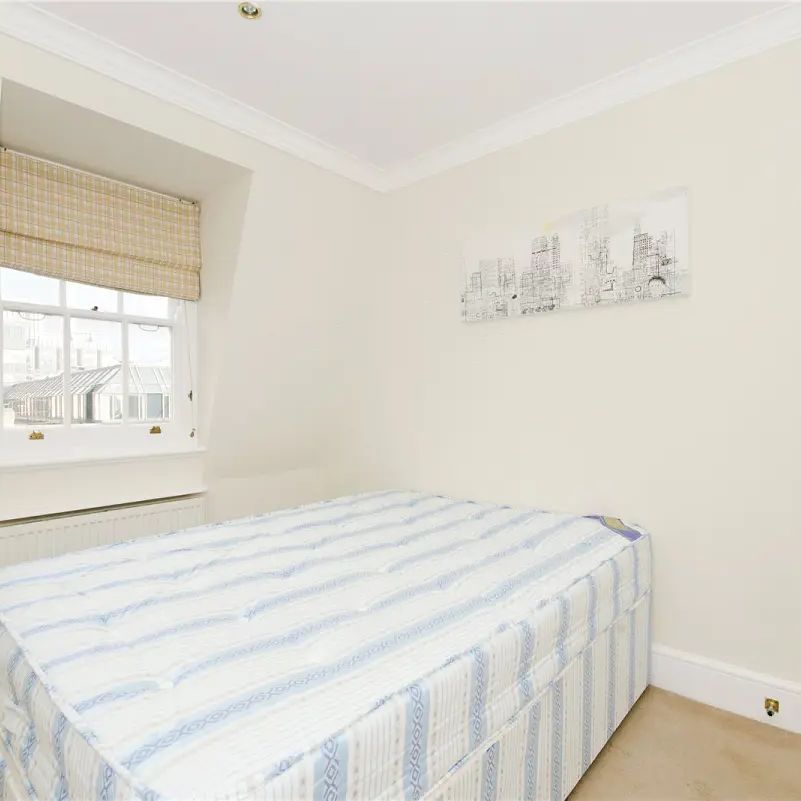 2 bedroom flat in Hyde Park - Photo 1