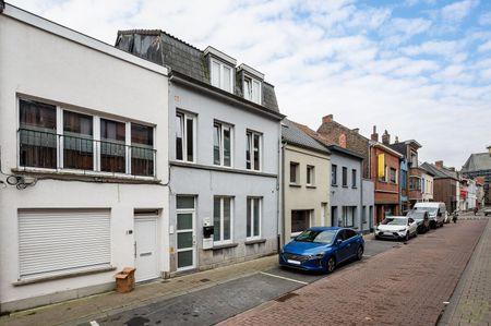 Ideale starterswoning: Centraal gelegen appartement nabij de Markt van Eeklo! - Photo 4