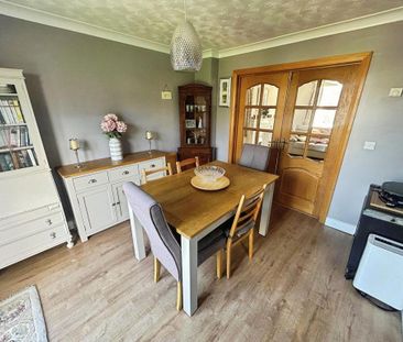 4 bedroom detached house to rent - Photo 3