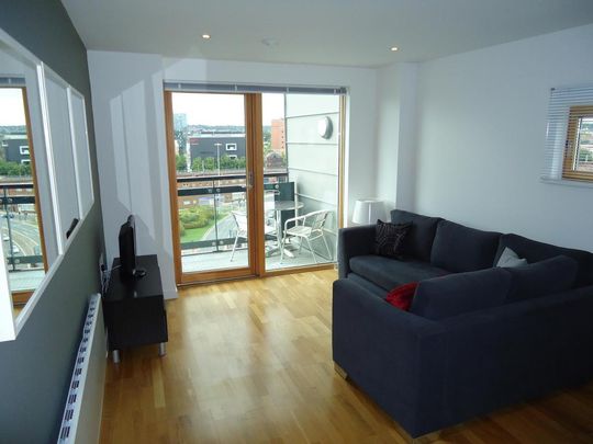 2 bedroom flat to rent - Photo 1