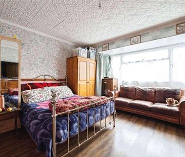 Croombs Road, London, E16 - Photo 6