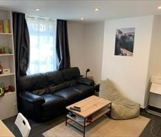 3 Bed End Terrace, Putney Bridge Road, SW18 - Photo 1