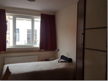 IXELLES: APPARTEMENT MEUBLE 3 CHAMBRES + TERRASSE + PARKING - Ixelles - Photo 4