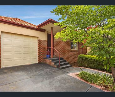 19 Raleigh Grove, Essendon North VIC 3041 - Photo 3