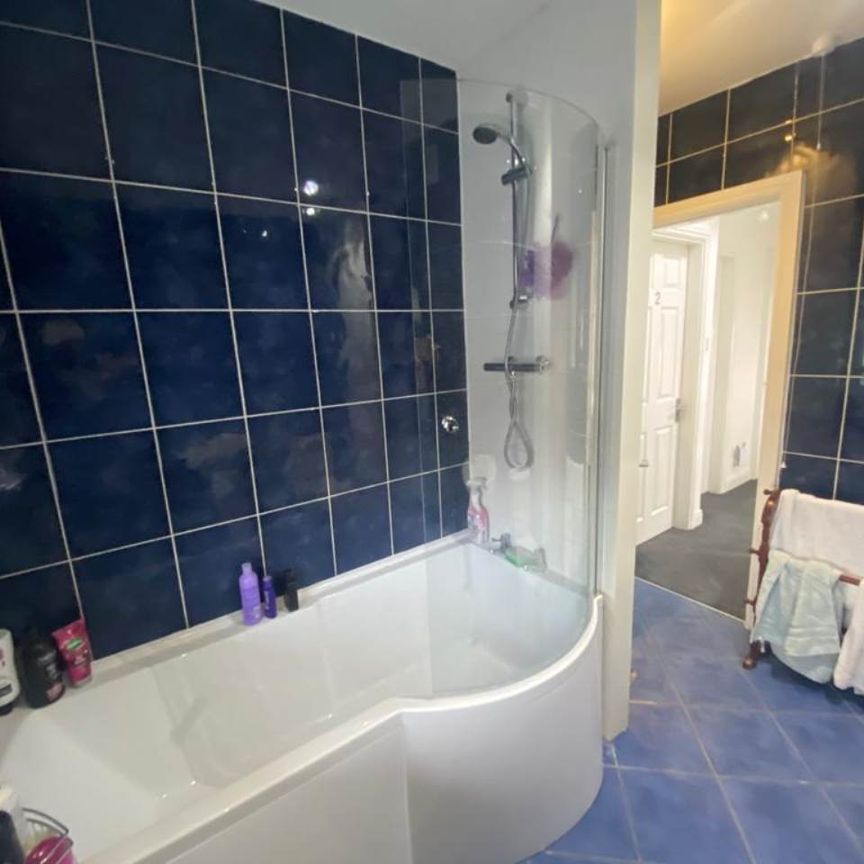 St Chads View (room 5), Headingley , Leeds - Photo 1