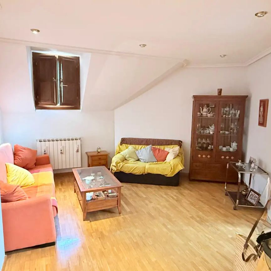 Apartamento de alquiler en Calle Ramiro III, 7, Casco Antiguo - Photo 1